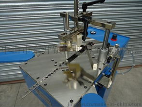 廣東專業(yè)廠家供應(yīng)大型國畫框大相框大鏡框?qū)Ｓ么笮妥钚驴頿3釘角機(jī)圖片,廣東專業(yè)廠家供應(yīng)大型國畫框大相框大鏡框?qū)Ｓ么笮妥钚驴頿3釘角機(jī)高清圖片 中山市東升鎮(zhèn)框師傅五金制品廠